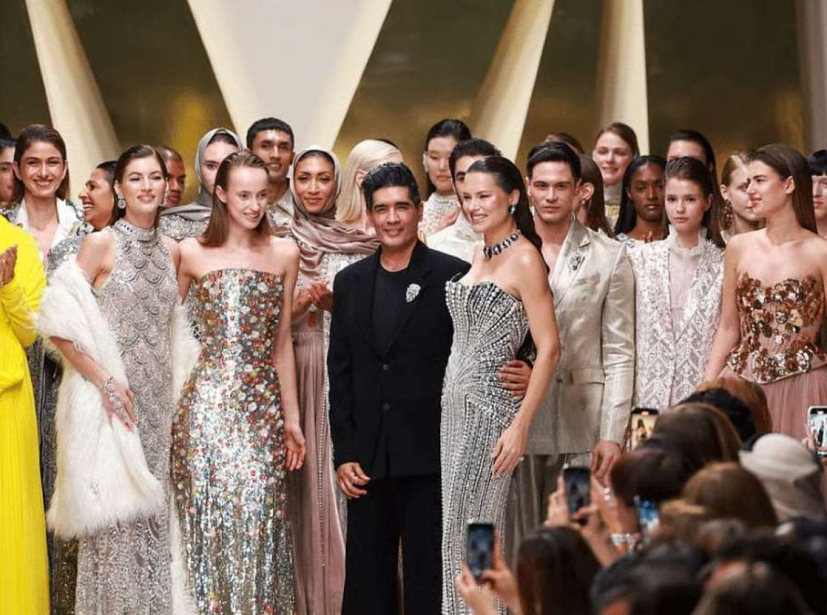 Manish Malhotra showcases ‘World Collection: Dubai at Dubai Fashion Week 